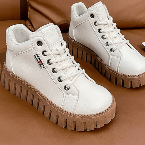 Μποτάκια με χοντρές σόλες χαμηλού ύψους