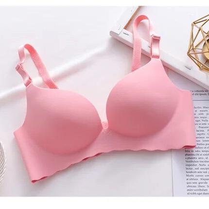 Sutien cu efect de ridicare pentru un contur natural în toată discreția