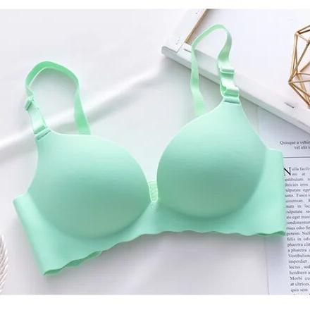 Sutien cu efect de ridicare pentru un contur natural în toată discreția